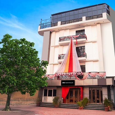 Super Townhouse The Royal Casa Hotel Ghaziabad Exterior photo