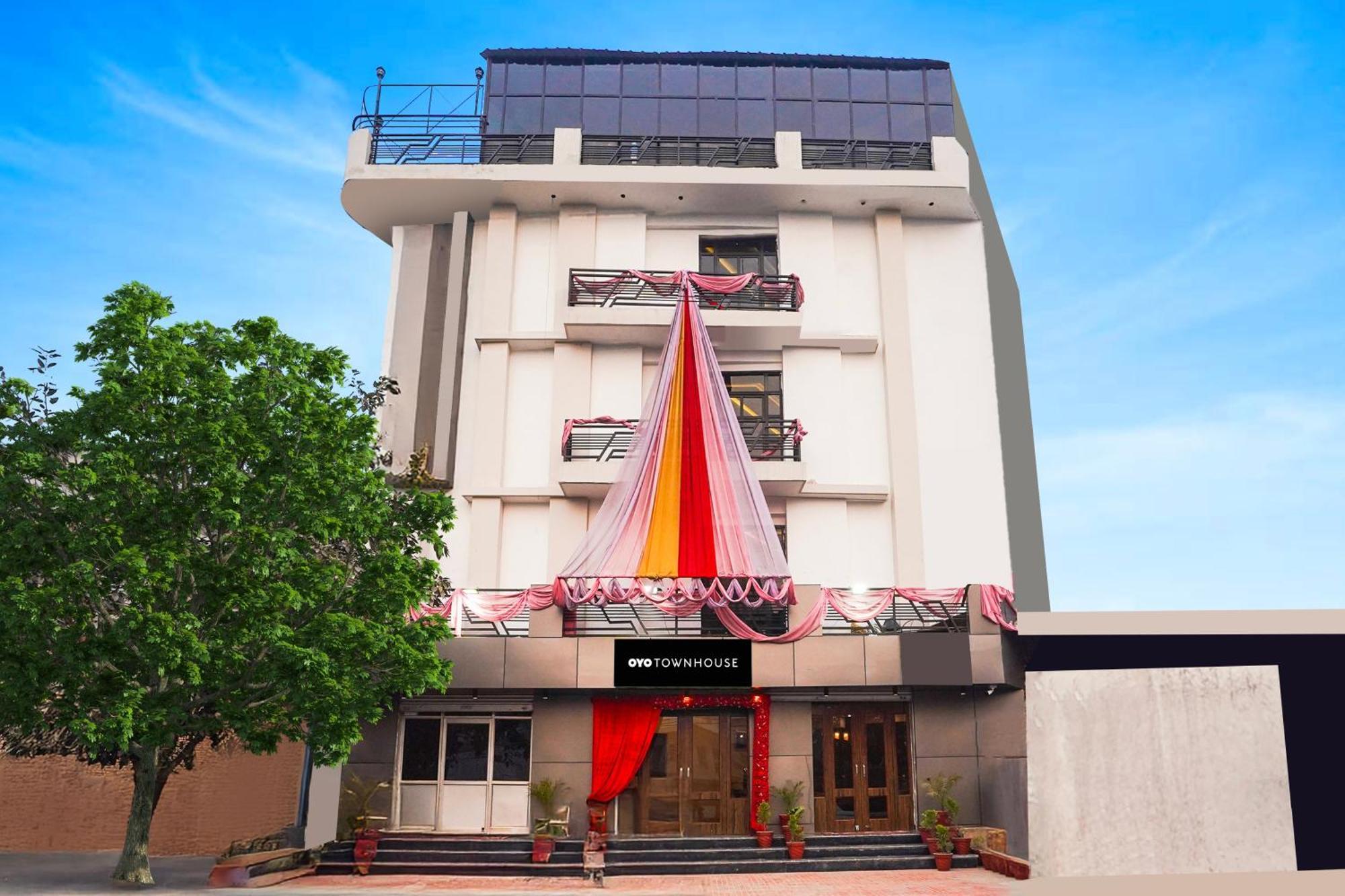 Super Townhouse The Royal Casa Hotel Ghaziabad Exterior photo