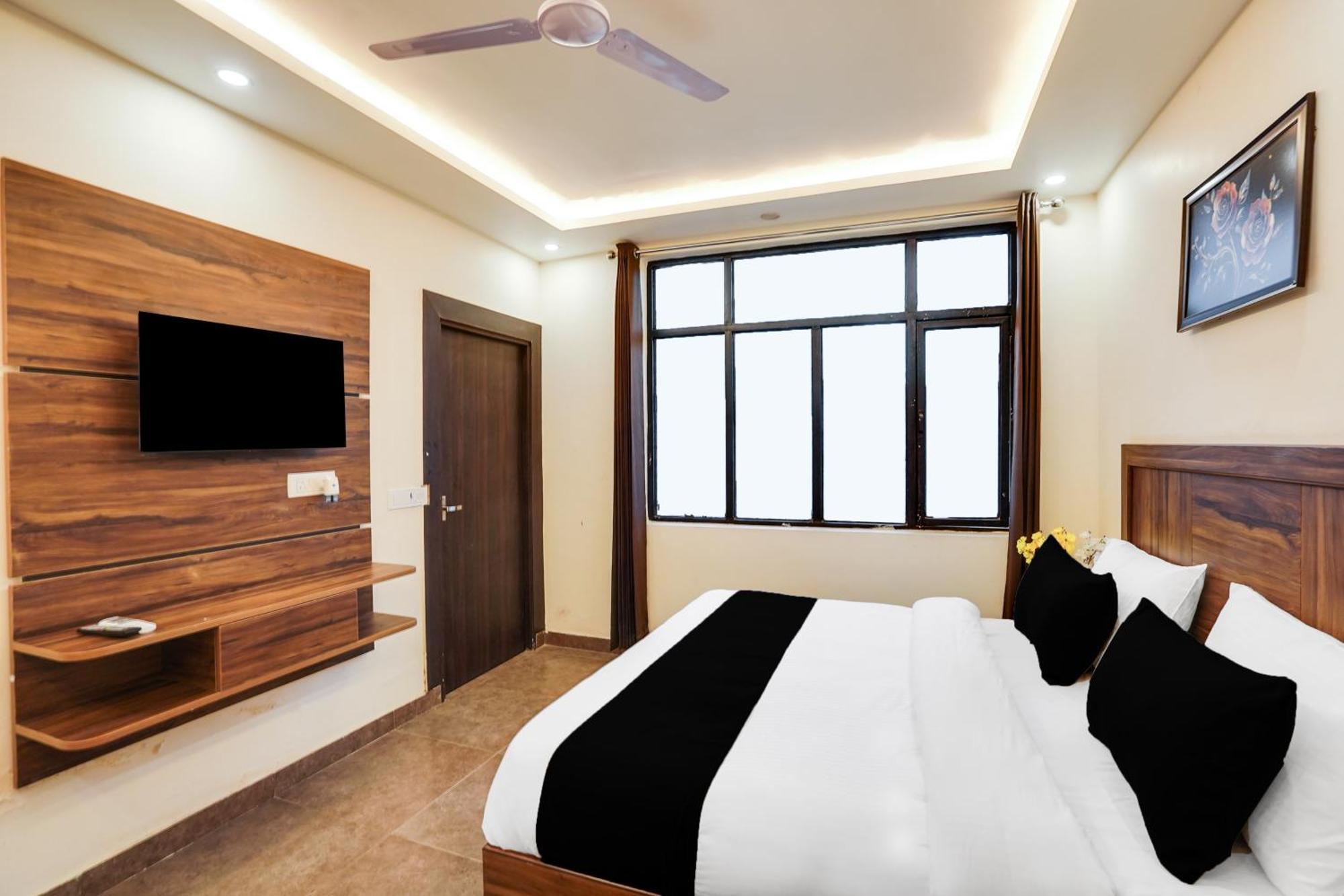 Super Townhouse The Royal Casa Hotel Ghaziabad Exterior photo