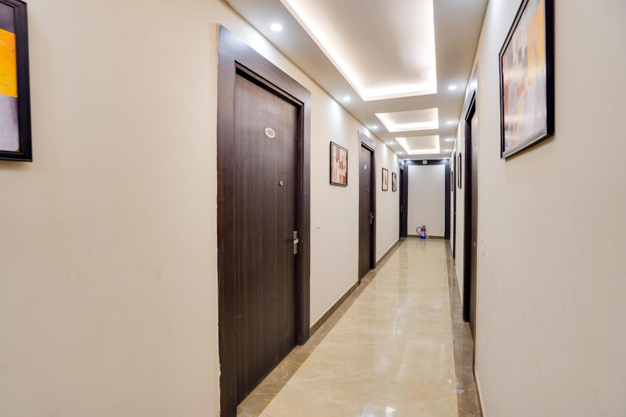 Super Townhouse The Royal Casa Hotel Ghaziabad Exterior photo