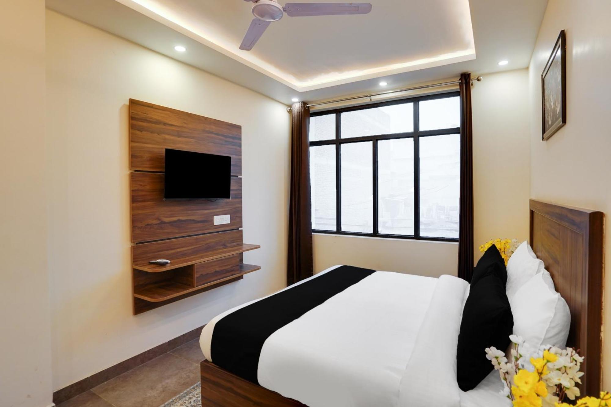 Super Townhouse The Royal Casa Hotel Ghaziabad Exterior photo