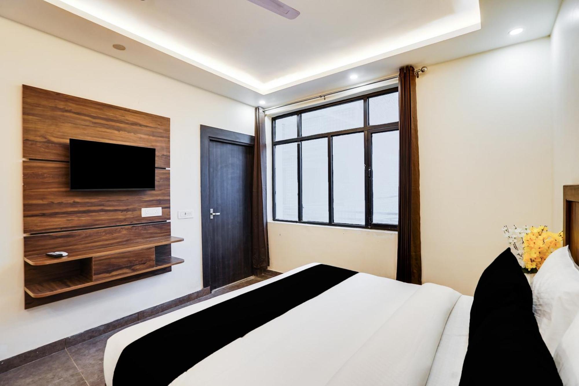 Super Townhouse The Royal Casa Hotel Ghaziabad Exterior photo