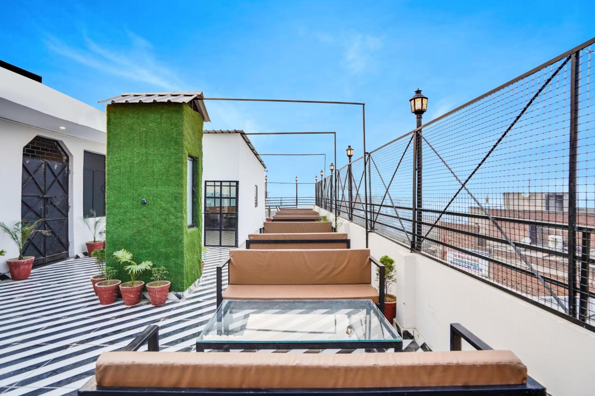 Super Townhouse The Royal Casa Hotel Ghaziabad Exterior photo