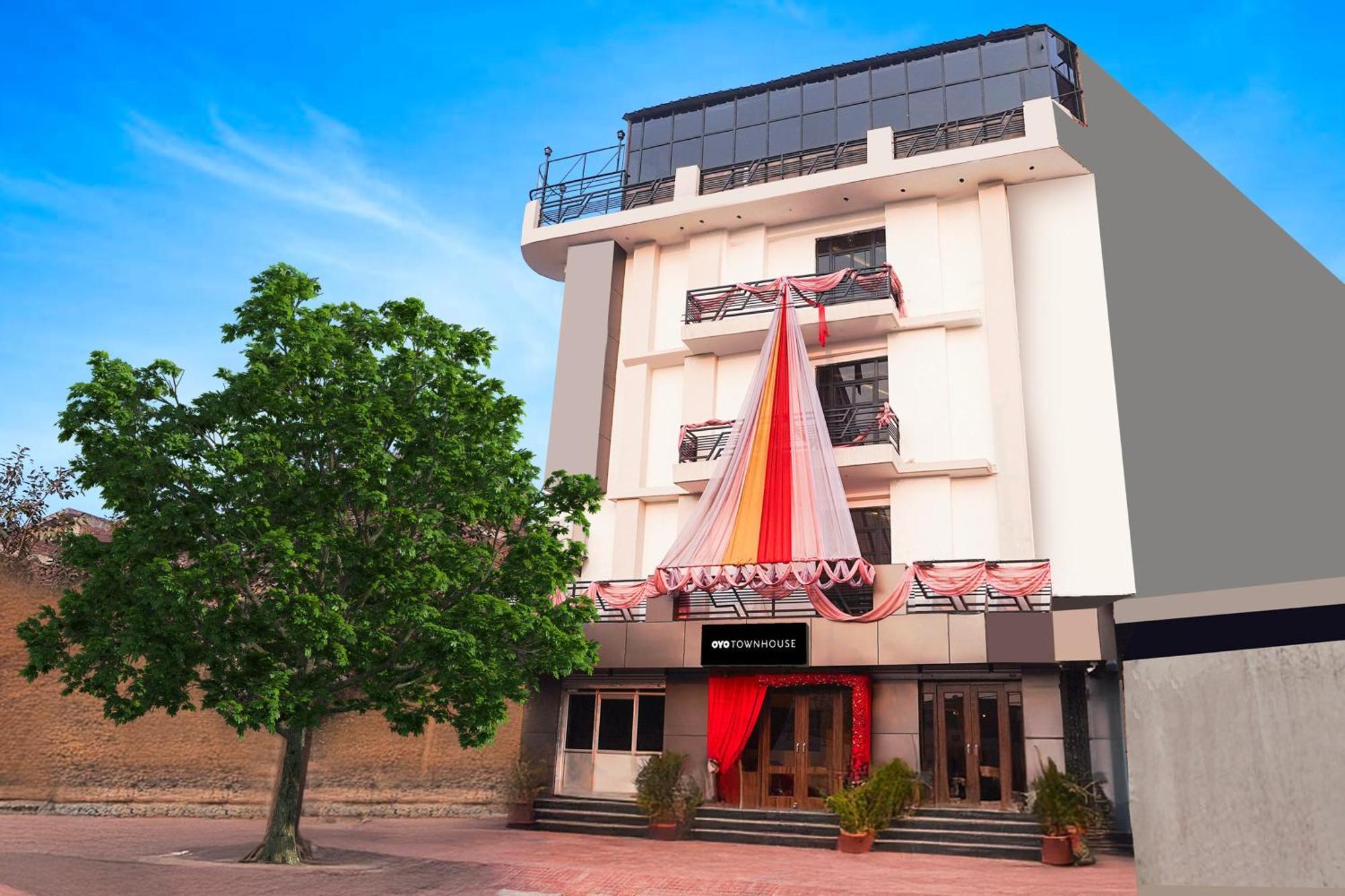 Super Townhouse The Royal Casa Hotel Ghaziabad Exterior photo