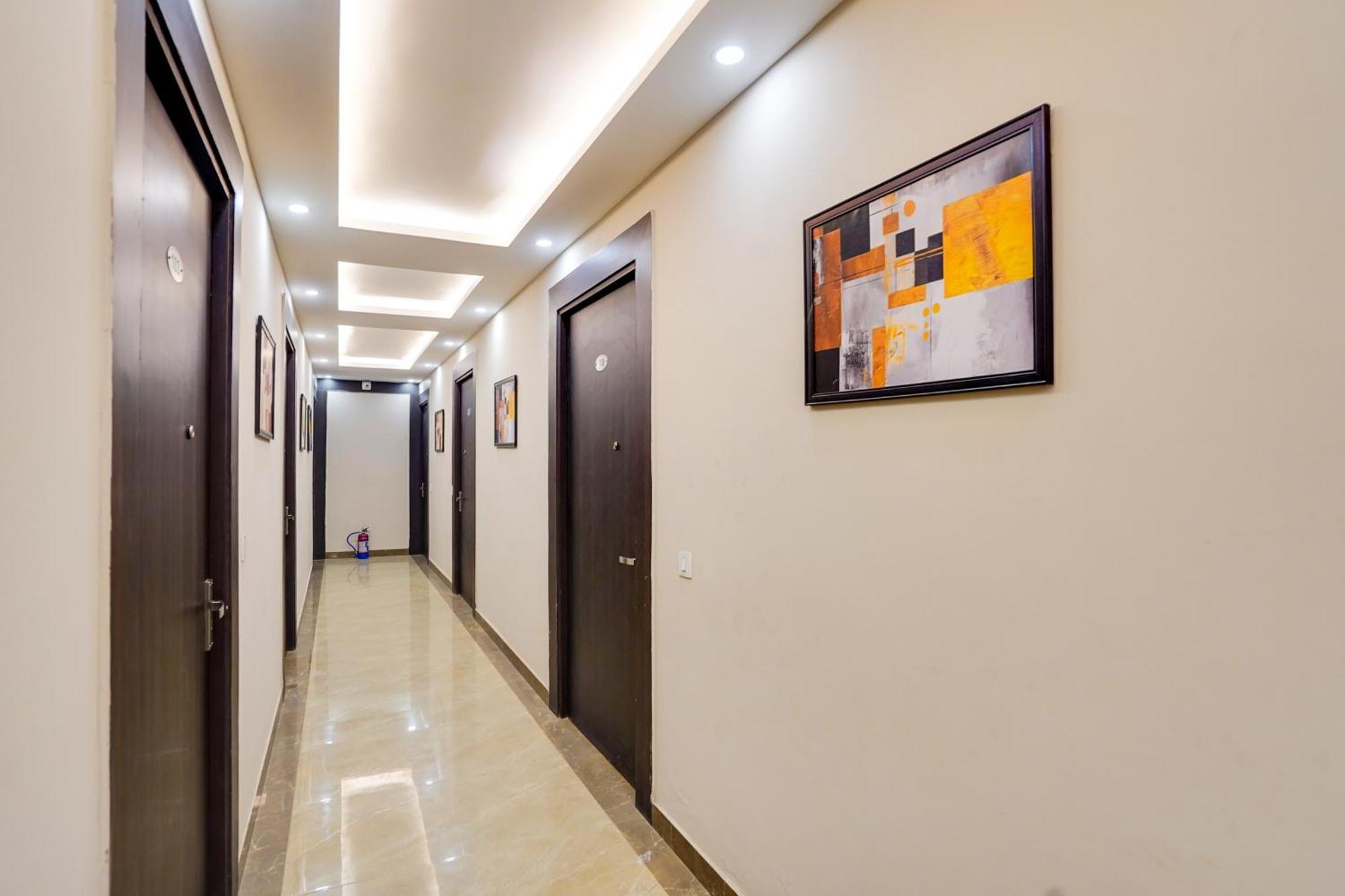 Super Townhouse The Royal Casa Hotel Ghaziabad Exterior photo