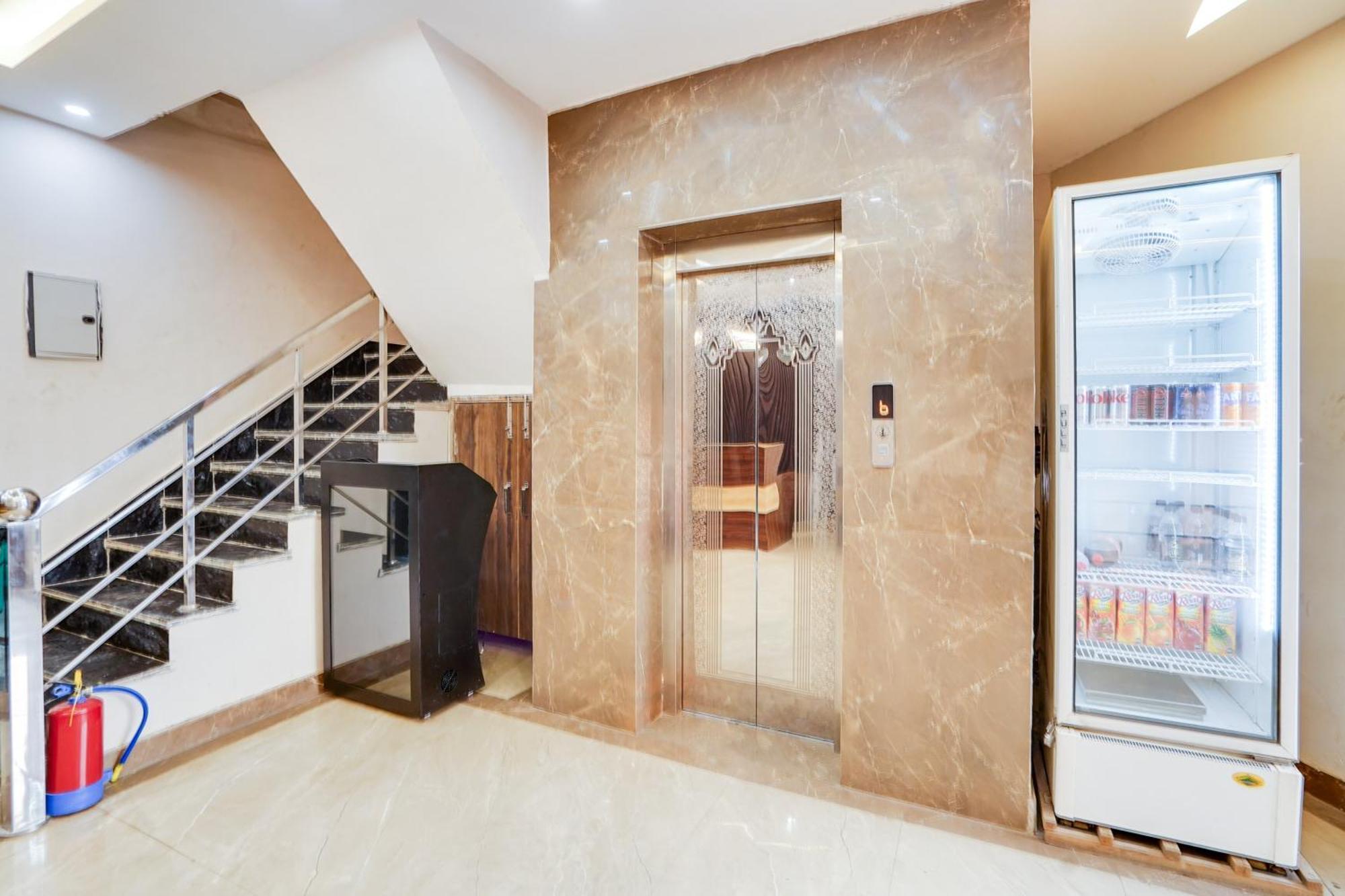 Super Townhouse The Royal Casa Hotel Ghaziabad Exterior photo