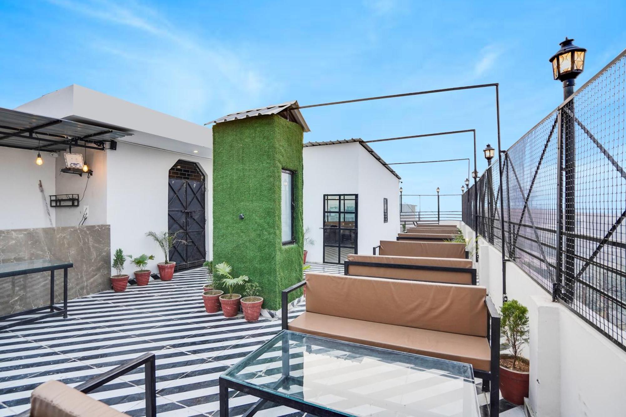 Super Townhouse The Royal Casa Hotel Ghaziabad Exterior photo