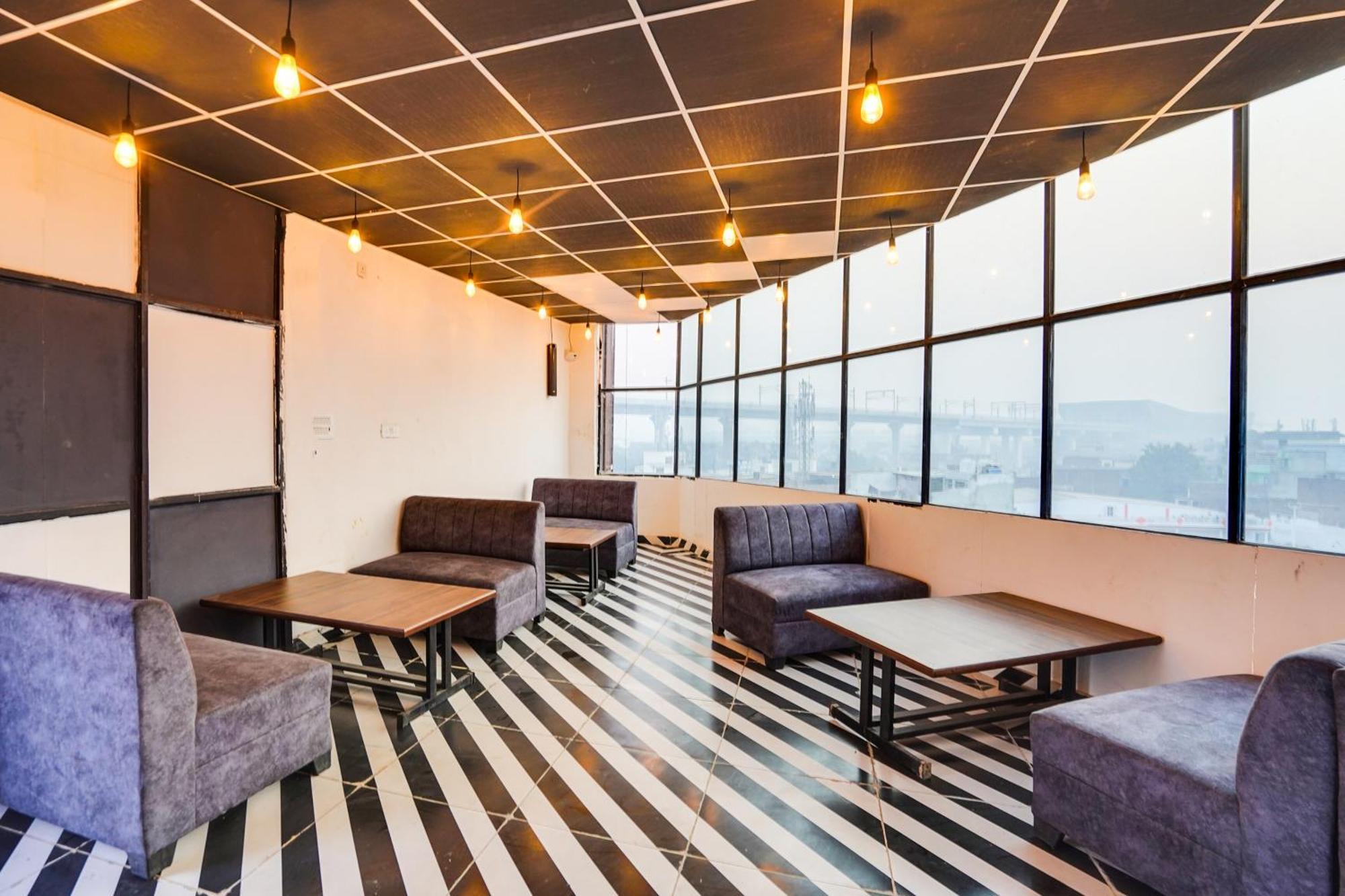Super Townhouse The Royal Casa Hotel Ghaziabad Exterior photo
